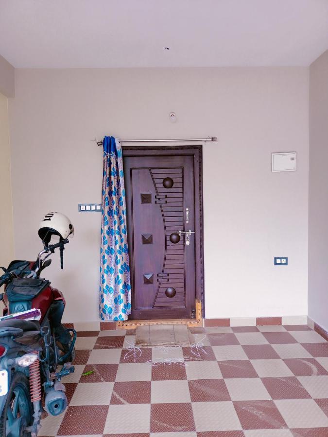 Sri Govinda Nilayam Home Stay 1 Visakhapatnam Buitenkant foto