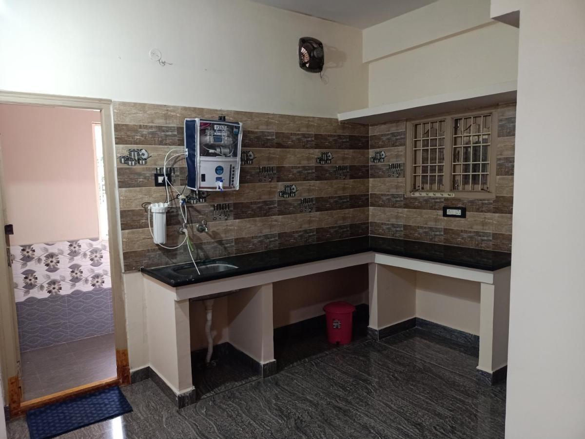 Sri Govinda Nilayam Home Stay 1 Visakhapatnam Buitenkant foto